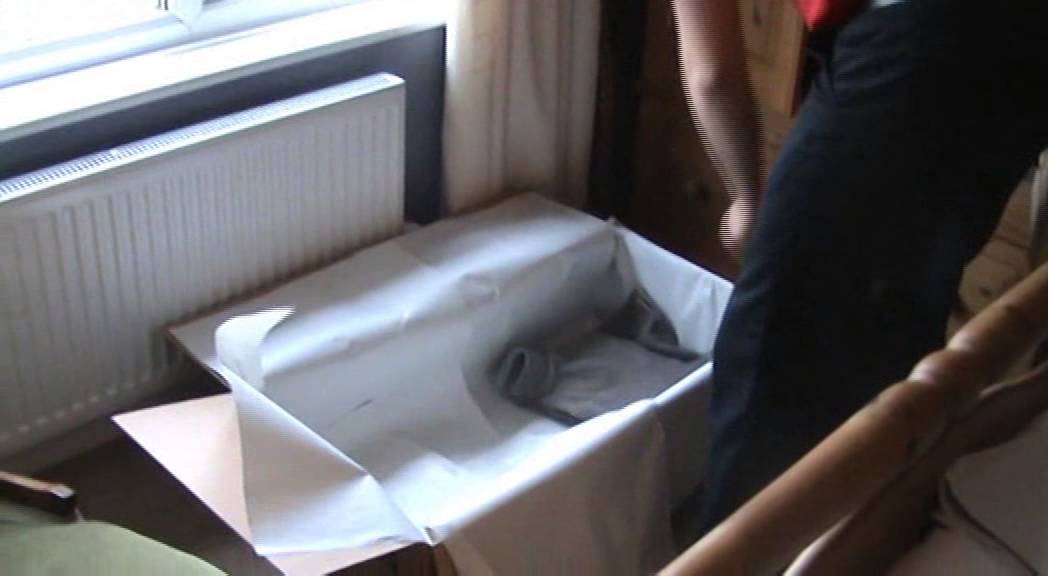 How to pack folded clothes for moving house - a packing to move house video guide